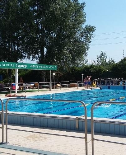 Due piscine e la novità paddle per chi non può fuggire al mare 
