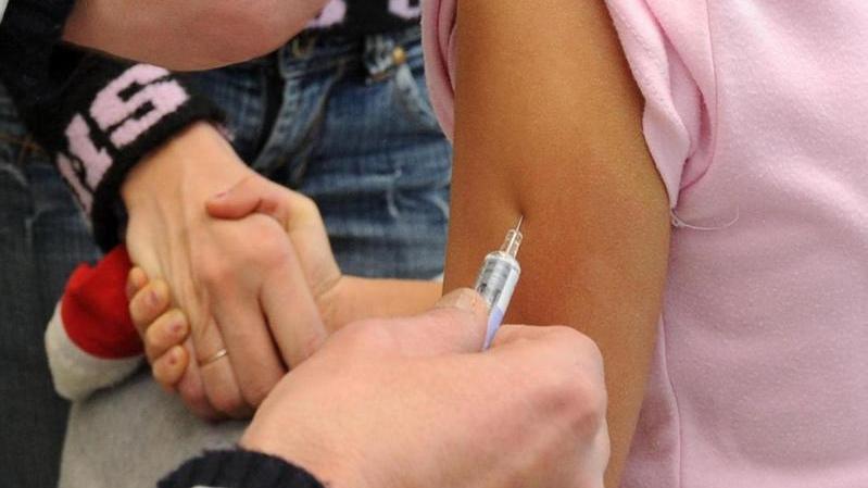 Vaccini, nidi e asili chiedono certezze. Si muove la Regione