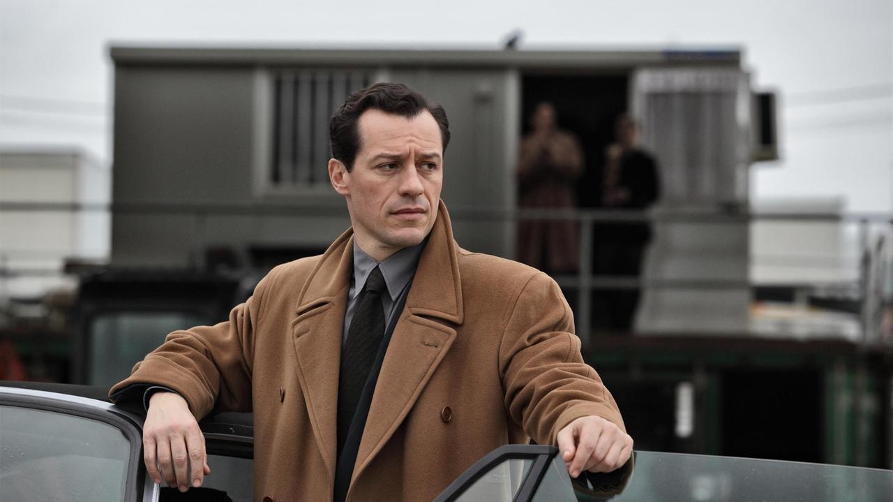 Stefano Accorsi nella fiction "1992"