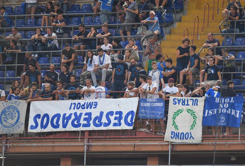 Empoli, gli applausi ai tifosi arrivano dai rossoblù 