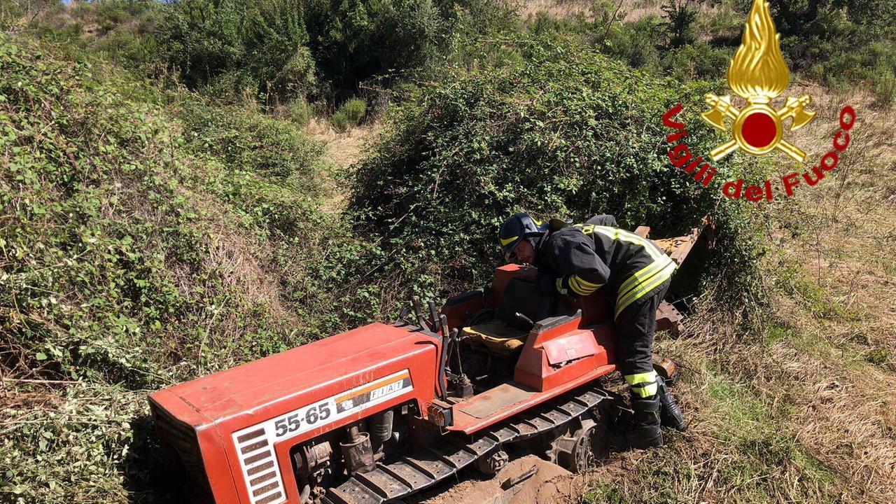 Tragedia a Meana Sardo: sbalzato dal trattore agricoltore muore in un dirupo