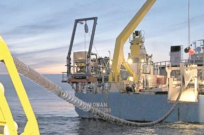 Cavi sottomarini tranciati: la Sardegna rischia il black out digitale