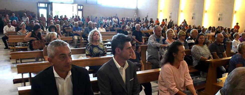 E alla Covetta una comunità abbraccia i famigliari 