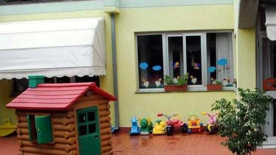 Taglio dei giardini ai nidi si parte con Avenza
