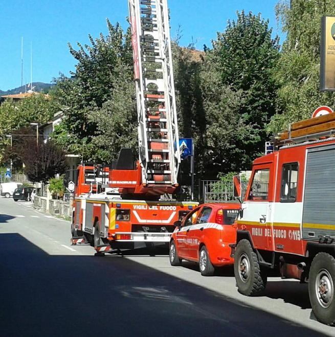 I Vigili del fuoco usano un drone per monitorare l’ex conservatorio