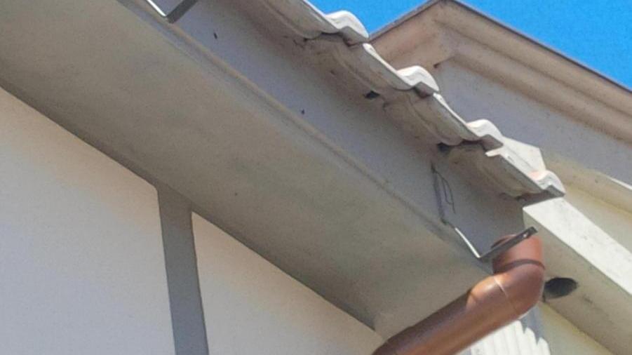 Sessantenne ruba grondaia di 20 metri e finisce in manette
