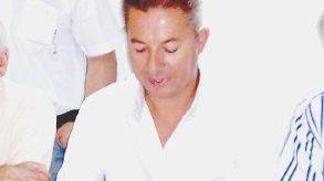 Il presidente Manno e, a destra, un’azione del Cecina