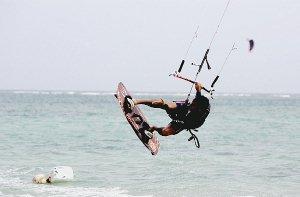 Dopo i problemi della passata stagione, il Comune ha regolato la pratica del kitesurf