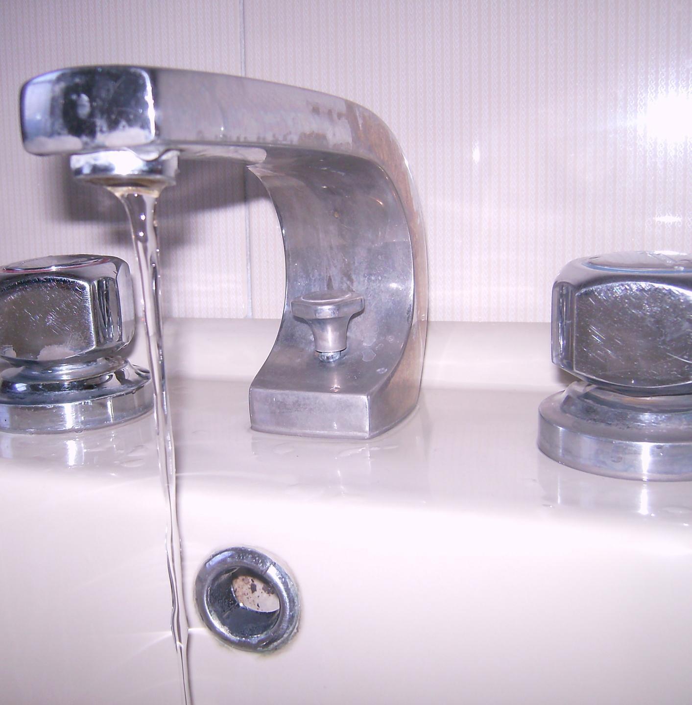 Pomeriggio senz’acqua in diversi quartieri