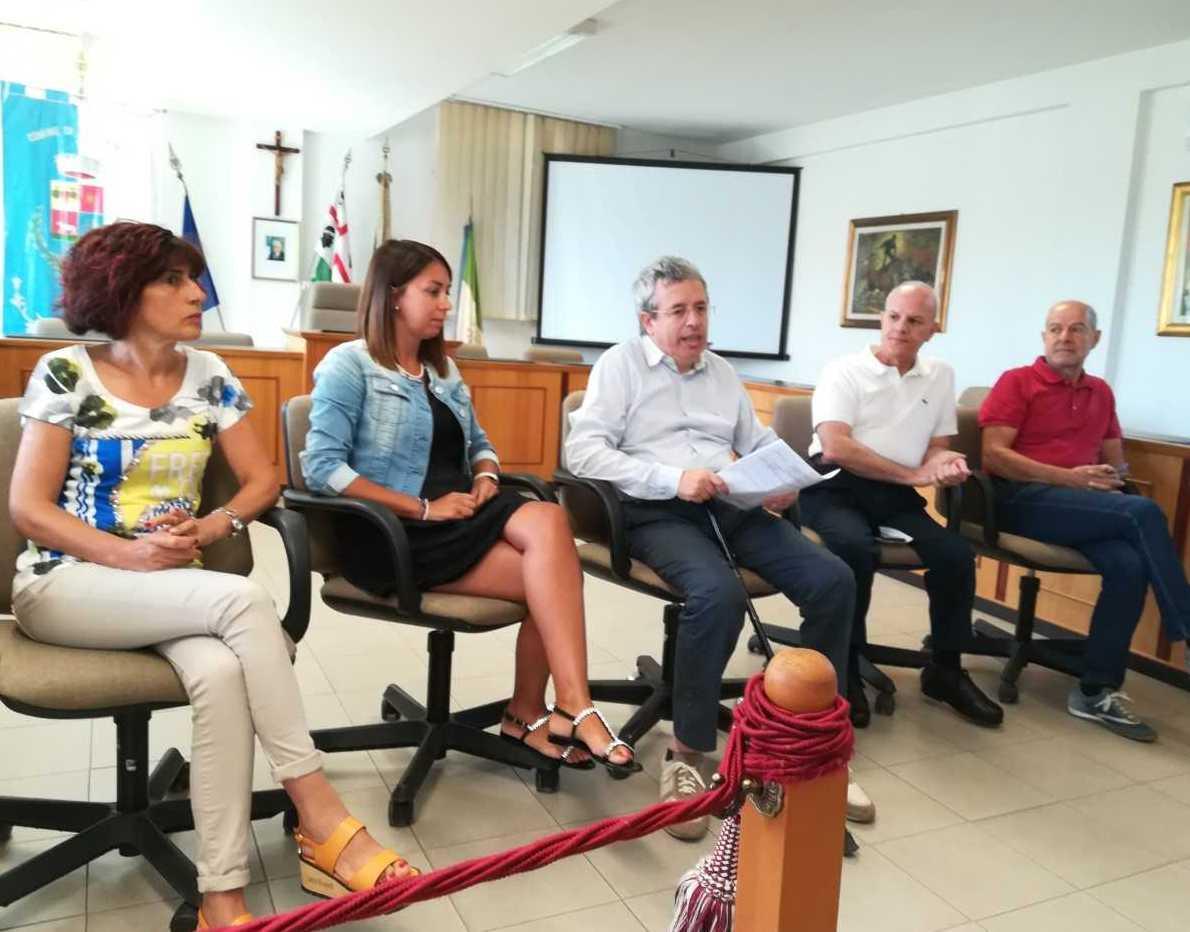 La denuncia del sindaco: «Donna rimandata a casa senza cure» 