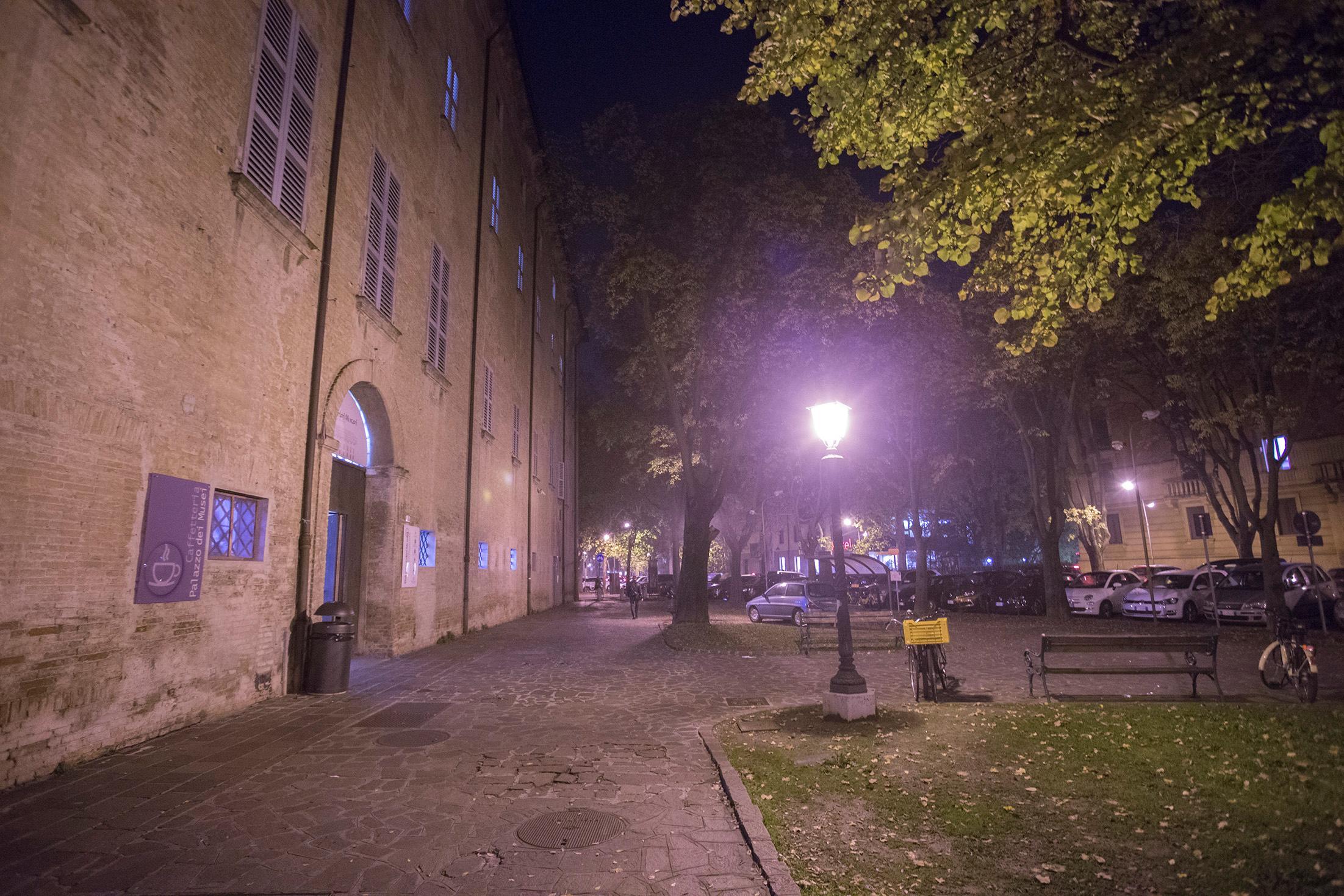 Ristoratore del centro di Modena preso a sprangate e rapinato del cellulare 