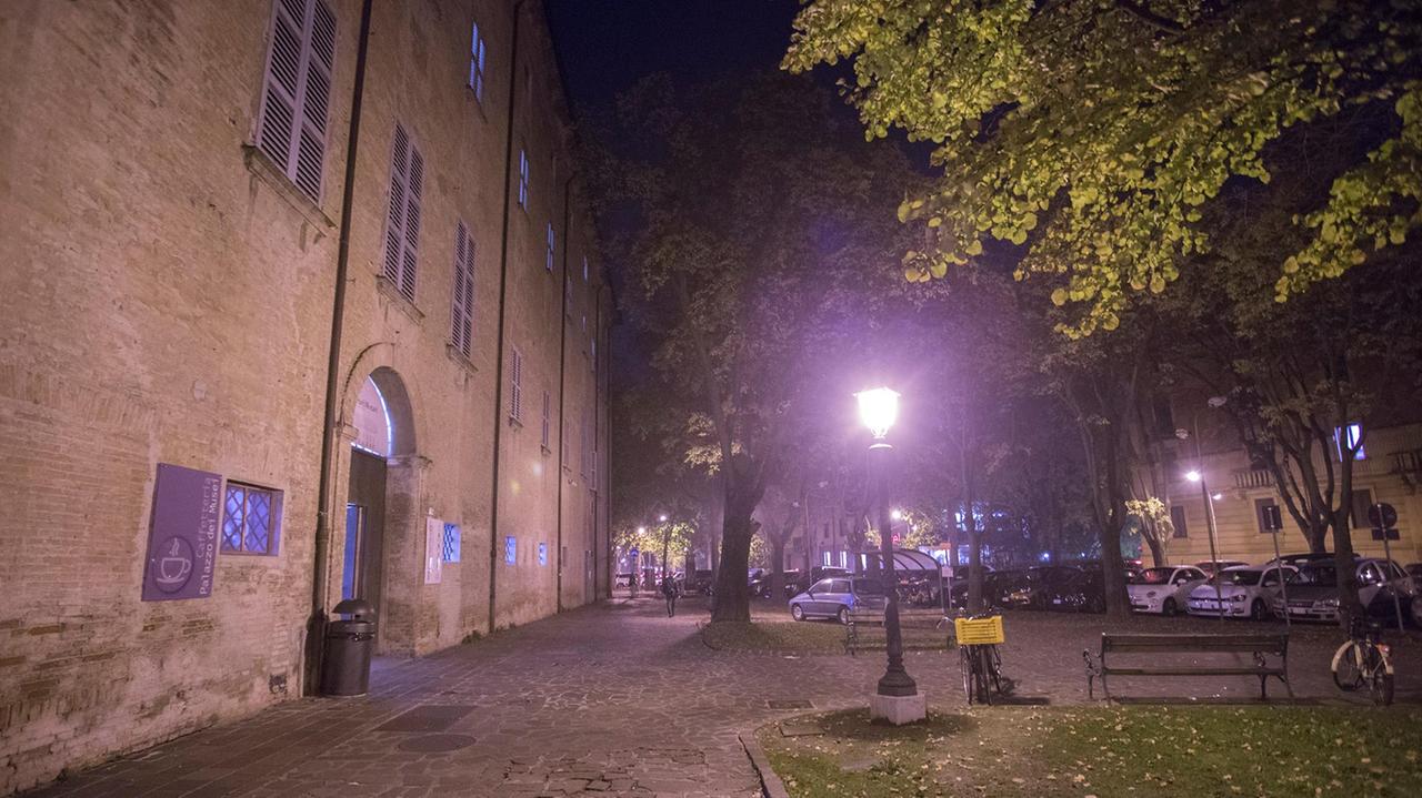 Ristoratore del centro di Modena preso a sprangate e rapinato del cellulare