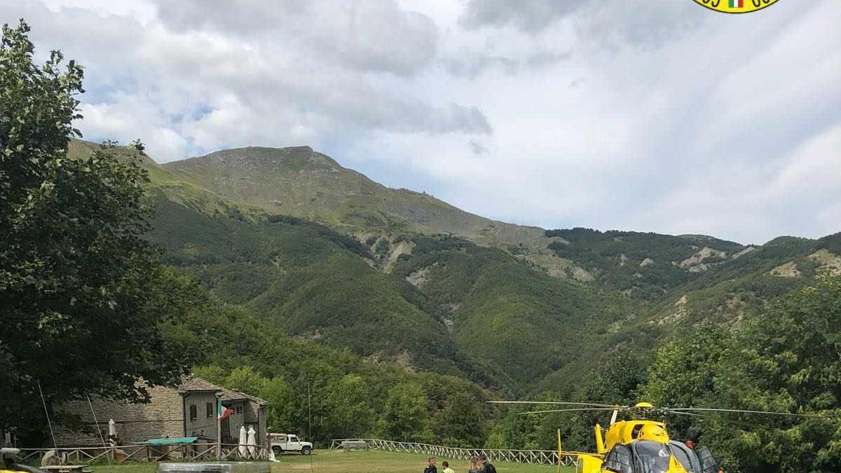 Fanano, escursionista cade, salvato con l'elisoccorso