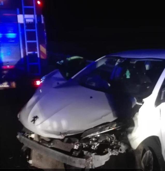 Schianto tra due auto: tre giovani in ospedale