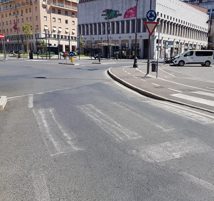 Strisce pedonali sbiadite, il Comune corre ai ripari nelle vicinanze delle scuole 