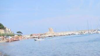 Collasso mentre nuota Muore al Capitanino un turista di 72 anni