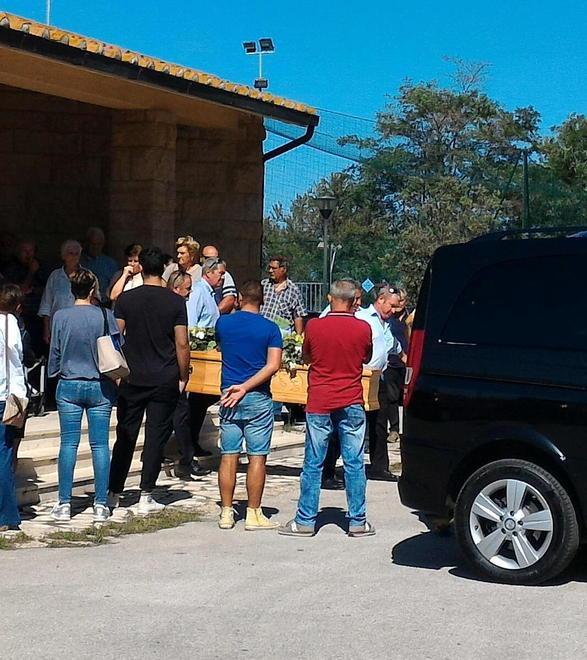 In chiesa lo strazio degli amici «Daniele vive nei nostri cuori» 