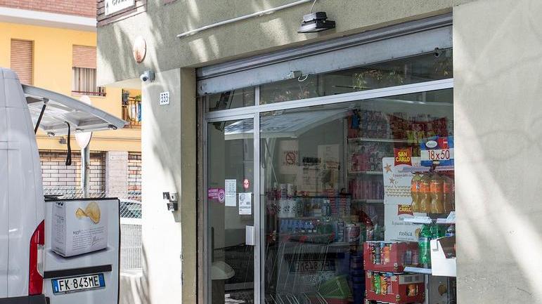 Vendeva surgelati fai-da-te: sequestrati 2 quintali di carne
