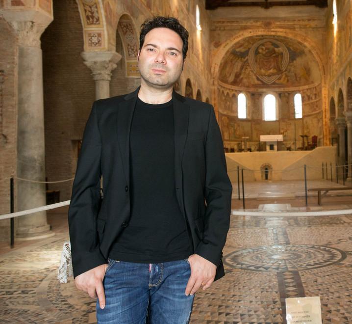 Simoni porta i misteri di Pomposa all’interno del Castello Estense 