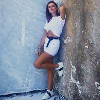 La cantante Annalisa gira il nuovo video nel cuore delle cave 