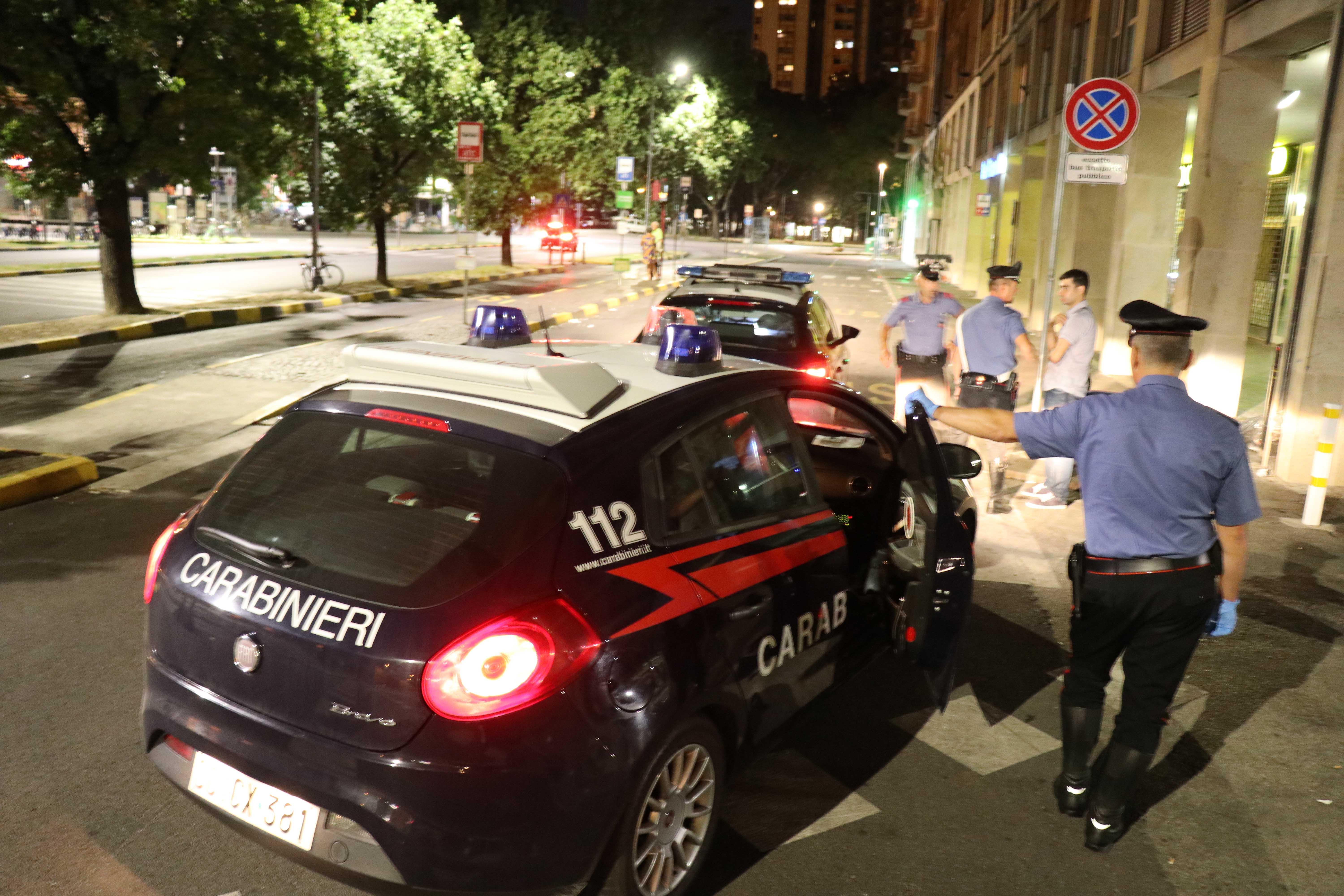 Carabinieri in piazzale stazione (foto archivio)