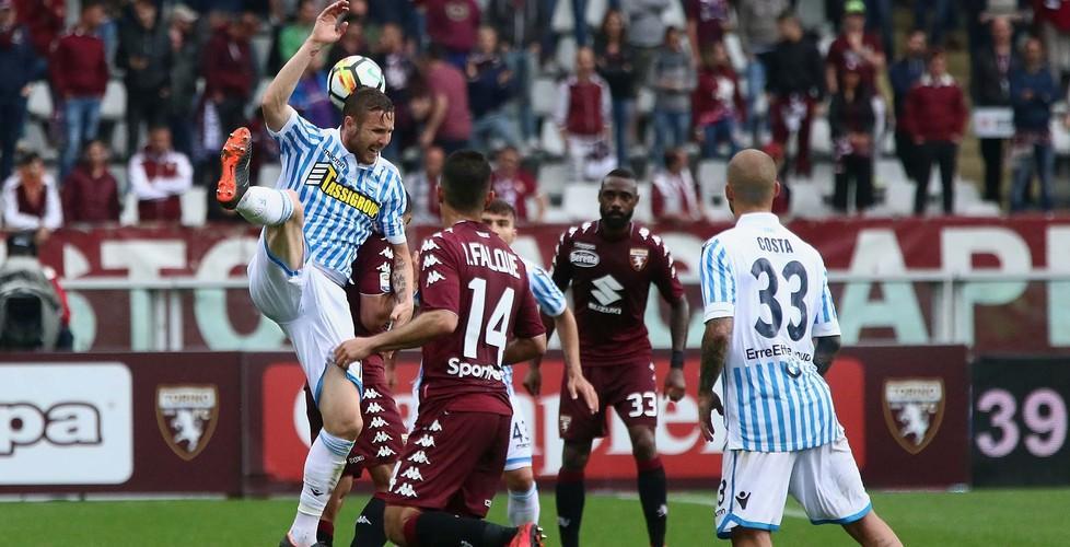 Kurtic, Iago Falque (il 14 in casacca granata) e Costa