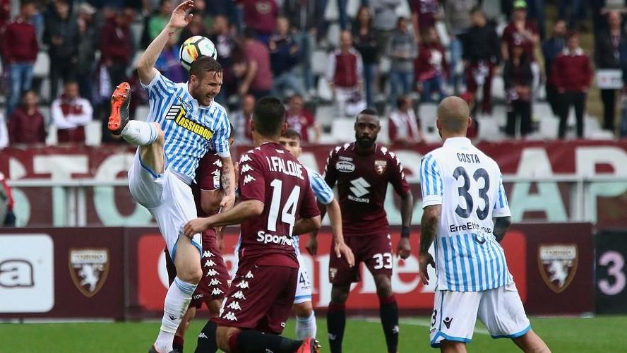 Kurtic, Iago Falque (il 14 in casacca granata) e Costa