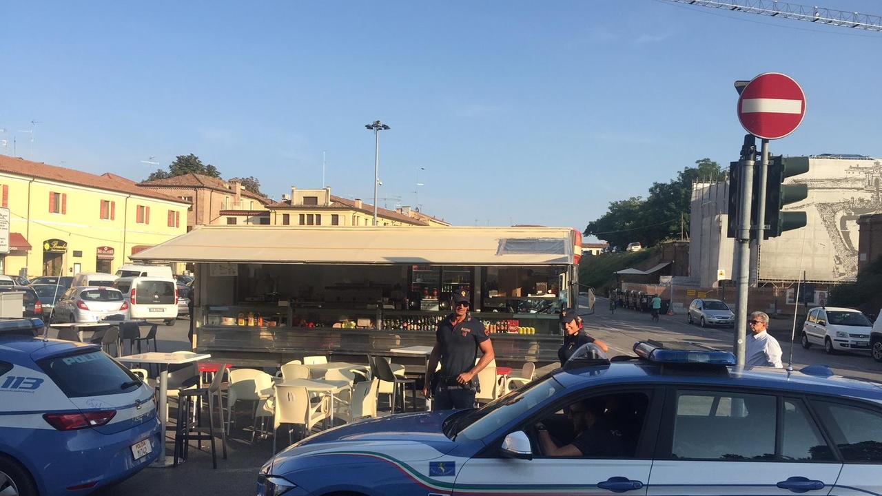Vende alcolici in orario proibito, chiusura per 15 giorni e stangata da 13mila euro