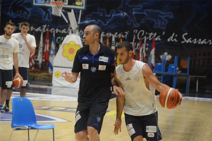 Il coach Vincenzo Esposito con Marco Spissu