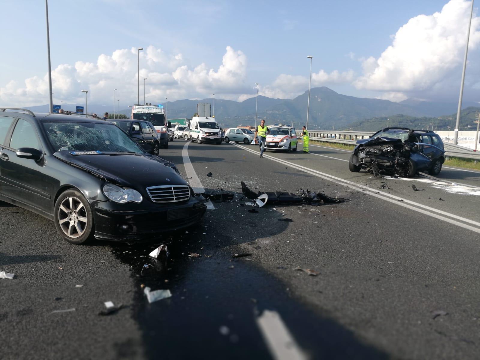 L'incidente al casello di Viareggio