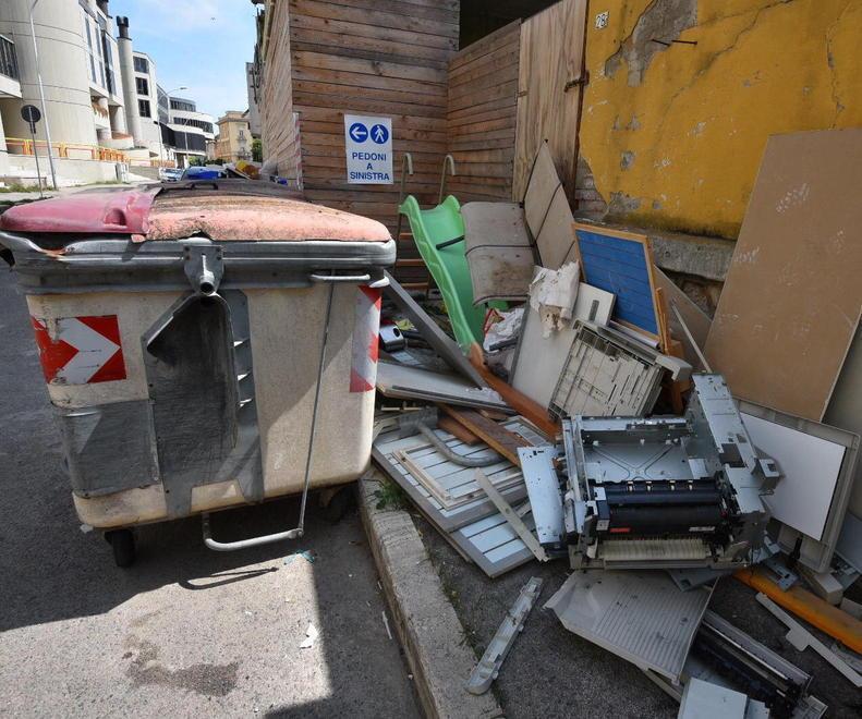 Pista per l’Ombrone inaccessibile ai cavalli «Chi l’ha progettata?» 