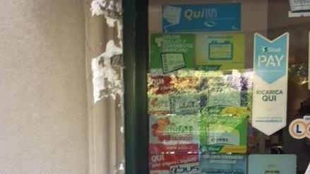 Martellate troppo rumorose fallisce il furto al bar
