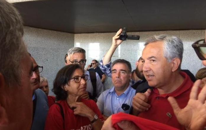 Aras, lavoratori in piazza: sì al passaggio in Laore 