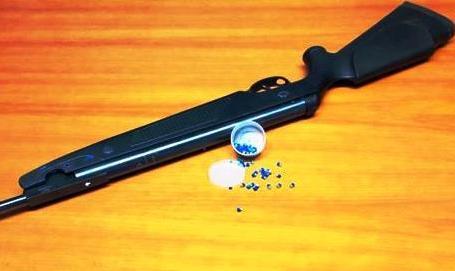 Spara ai vicini con una carabina dopo una lite