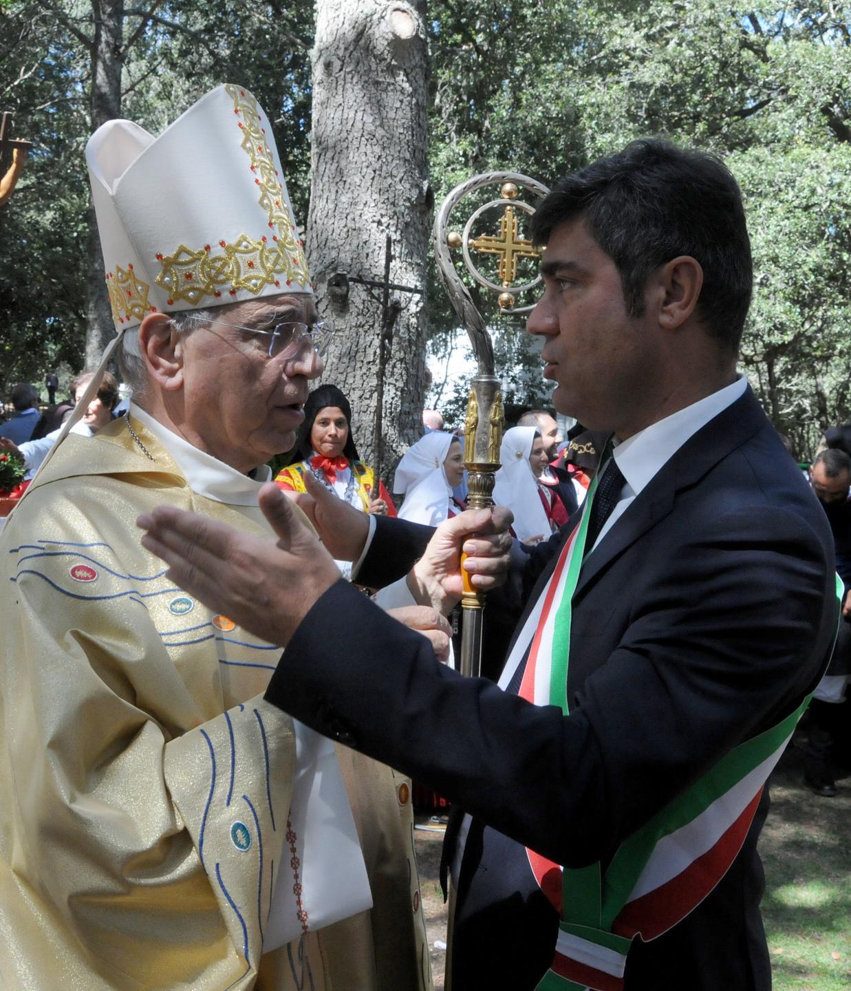 Il vescovo: «Uniti contro la crisi» 