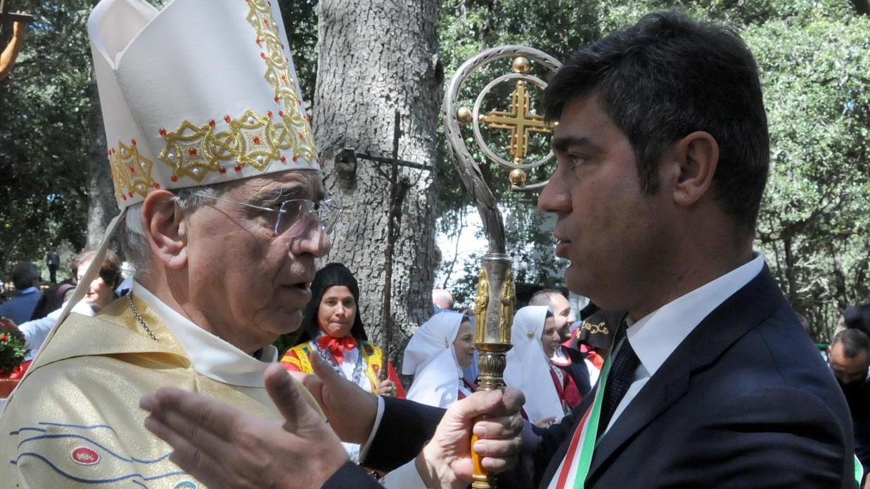 Il vescovo: «Uniti contro la crisi»