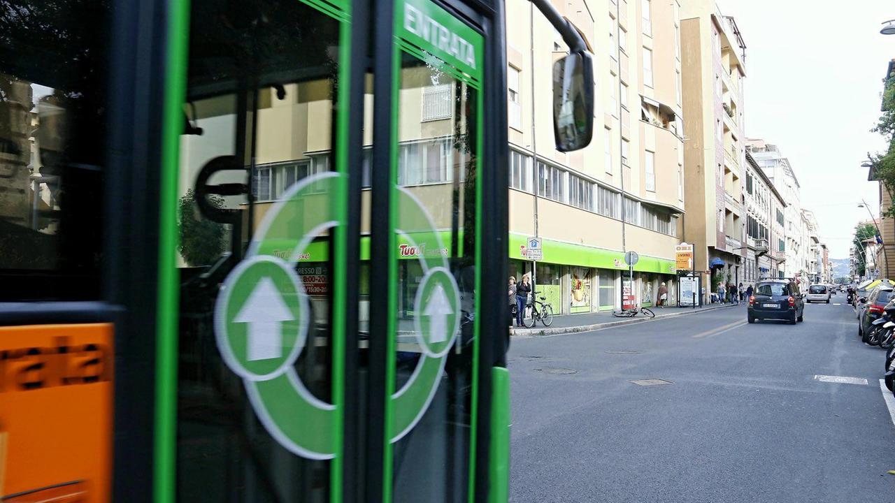 Autobus, abbonamenti ridotti per i livornesi