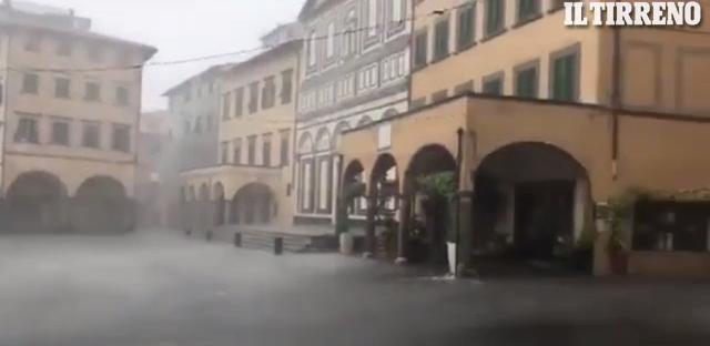 Temporale su Empoli: l'estate spazzata via in 20 minuti - Video
