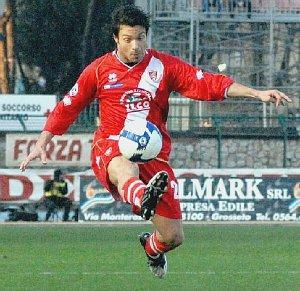 Andrea Gessa in azione con la maglia del Grosseto
