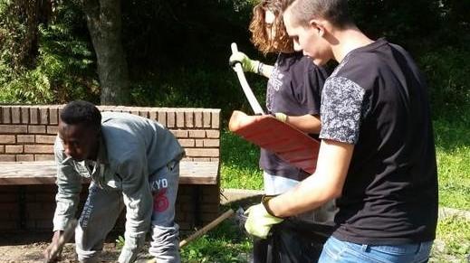 Parco pulito: applauso ai tre giovani volontari