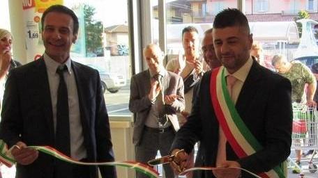 Subito folla all’apertura del nuovo store Famila