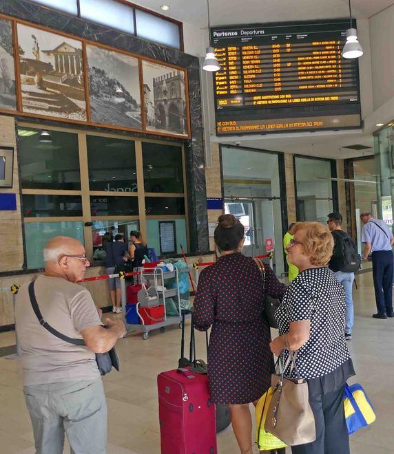 Lavori sulla linea Fs Qualche ritardo proteste tra i pendolari