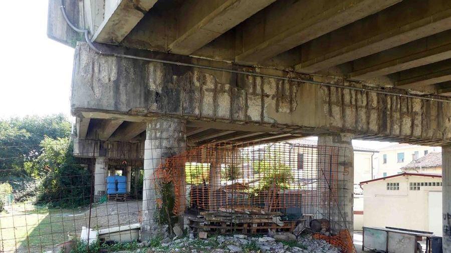 Ponte di via Bonzagni ferri affioranti e deterioramento
