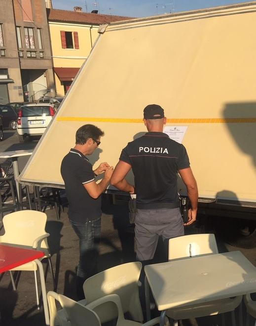Vendeva alcol di notte Chiusa la piadineria di piazza Travaglio 