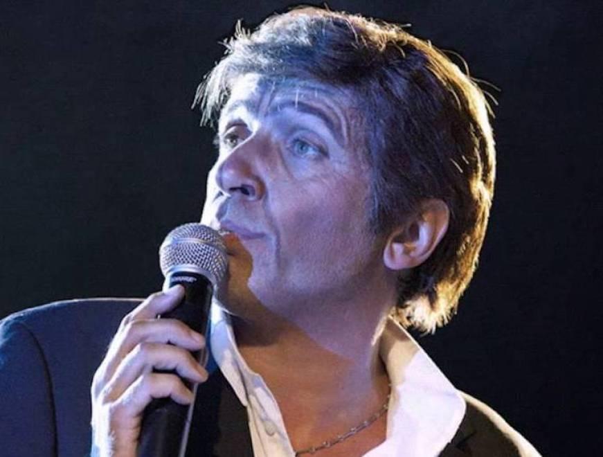 Dario Ballantini si esibisce tra parole e musica live