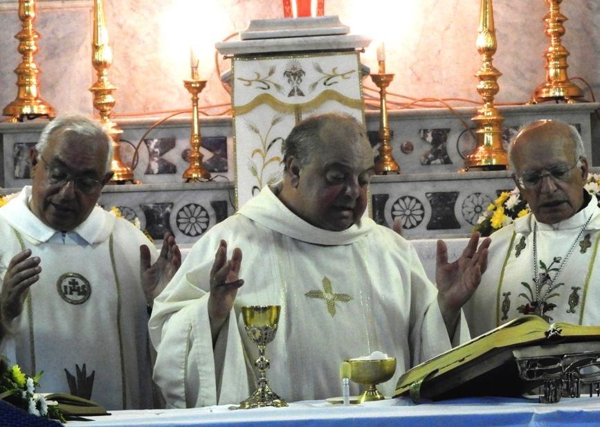 Il paese in festa per don Massidda 