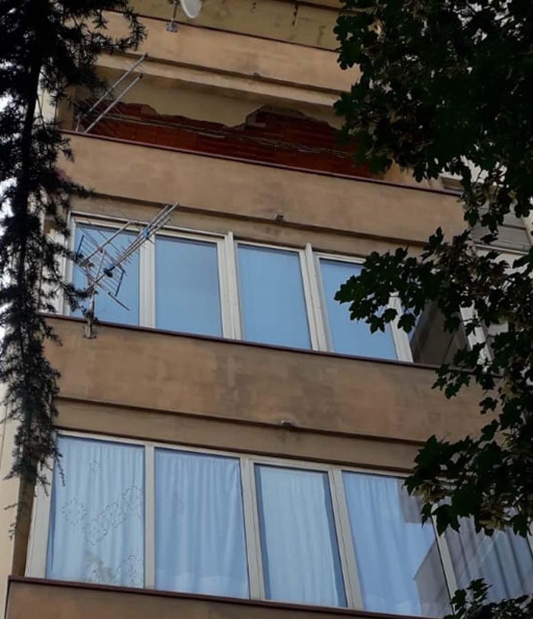 Macomer, crolla un solaio nelle palazzine popolari 