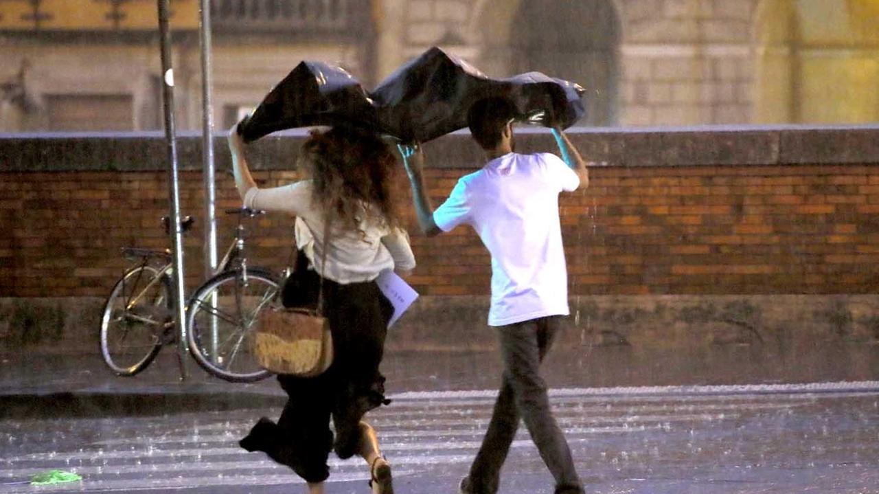 Maltempo in Toscana, prolungato il codice giallo per i temporali