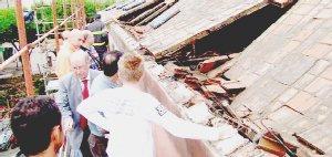 Crolla il tetto: evacuate 12 famiglie