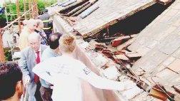 Crolla il tetto: evacuate 12 famiglie